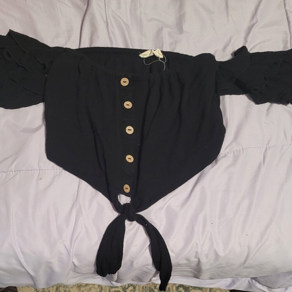 Cute black crop topped t-shirt